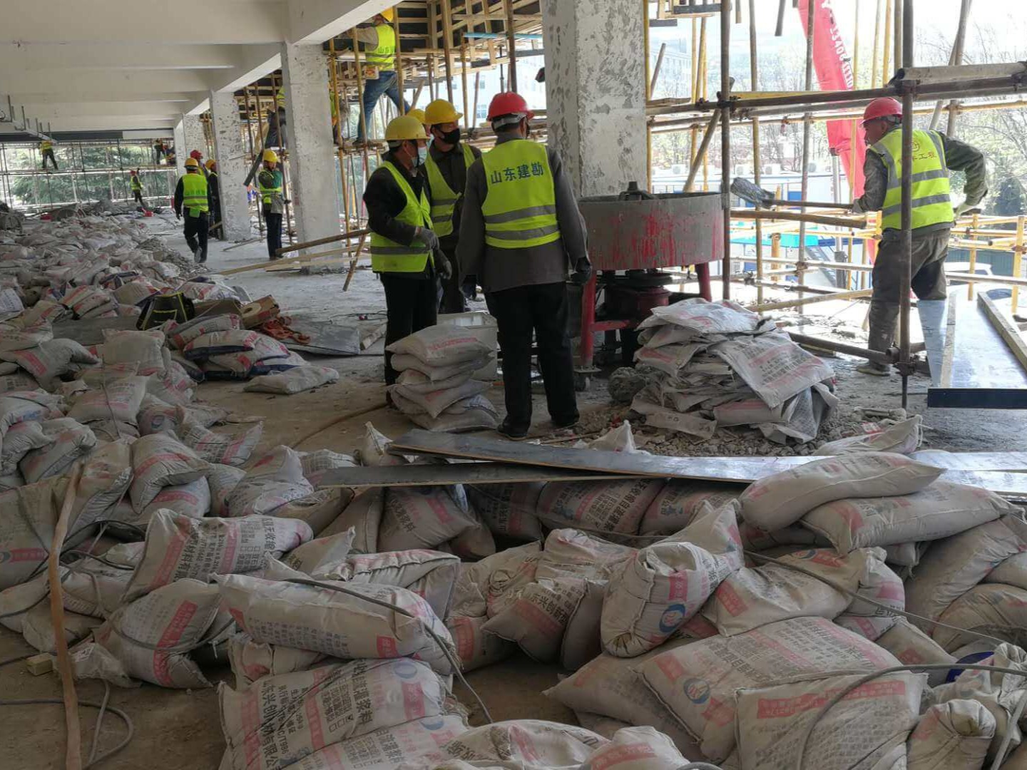 主體結構加固施工